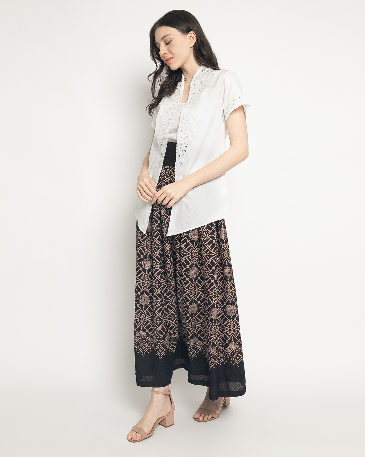 332-00004902 - 4 Wulandari - Image 1